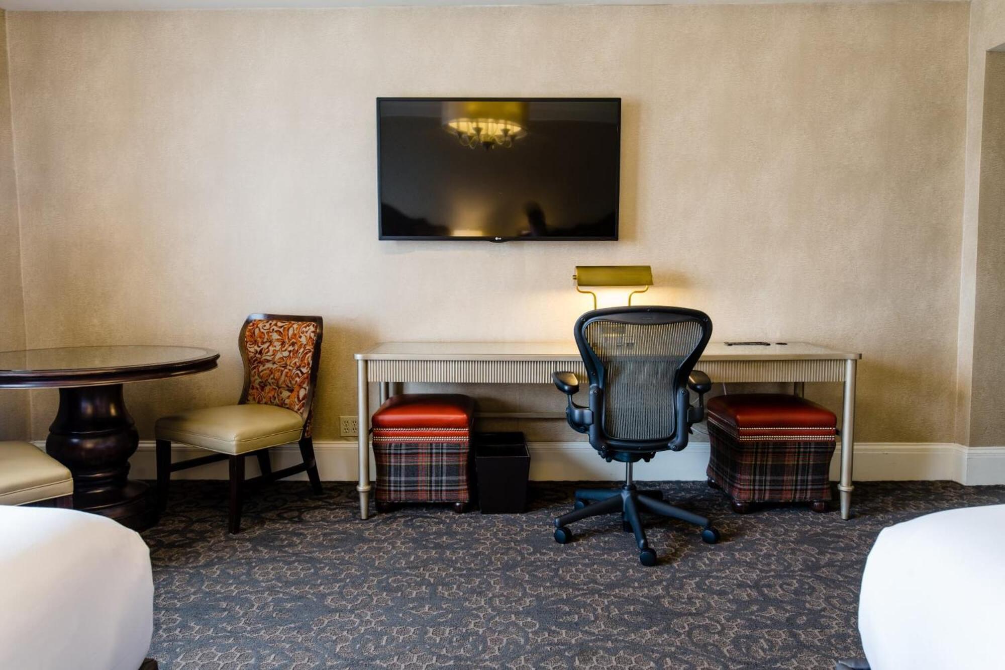 The Lenox 4*