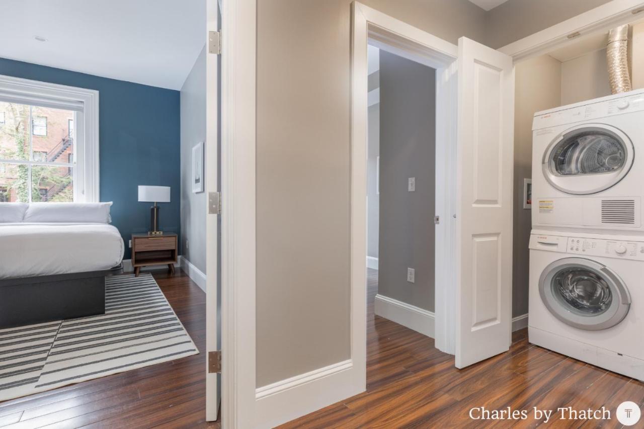 J Miller Flats By Thatch 4*