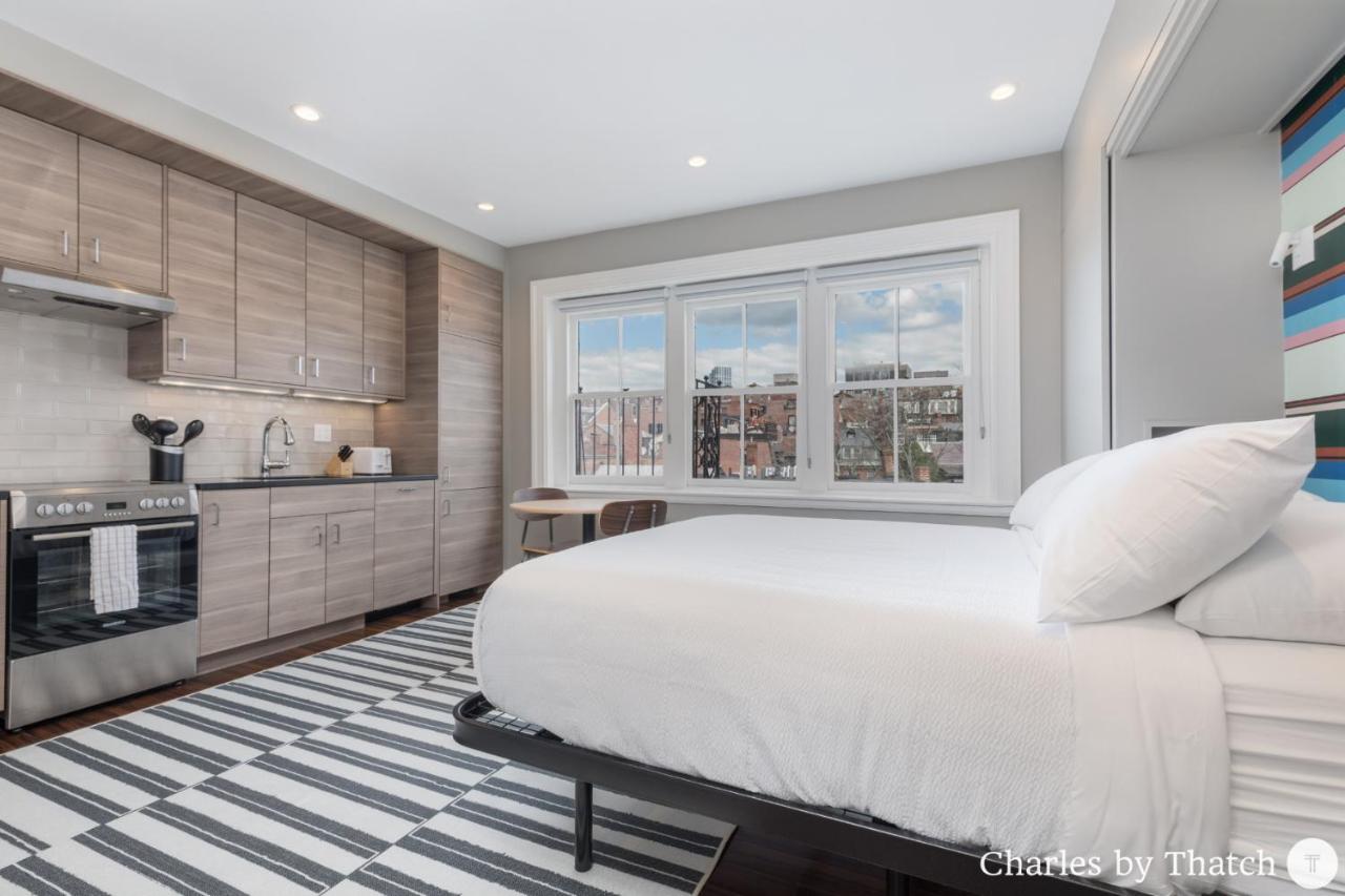 J Miller Flats By Thatch 4* Boston