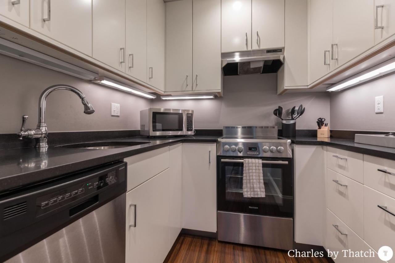 J Miller Flats By Thatch 4*