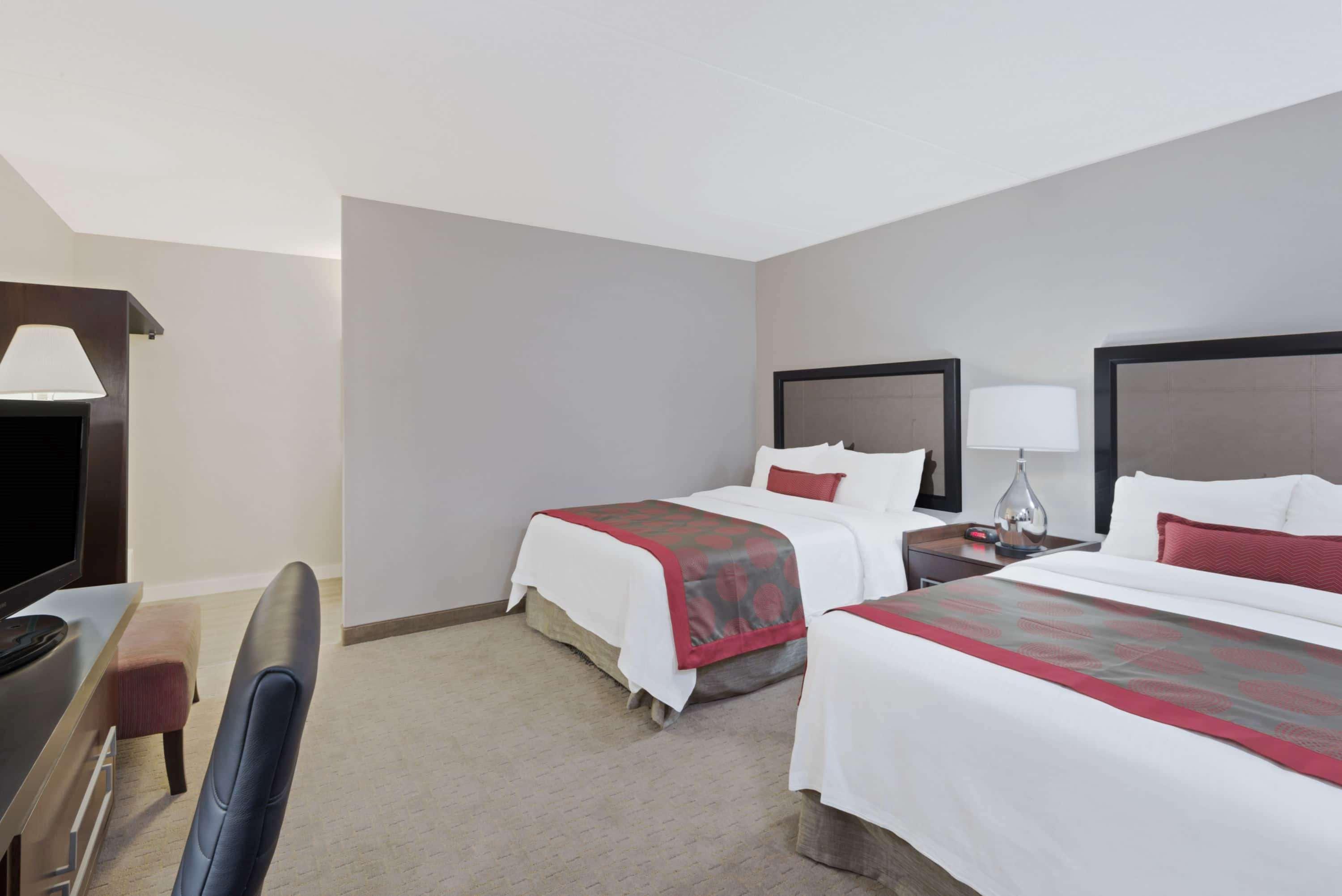 Ramada By Wyndham 3* Boston