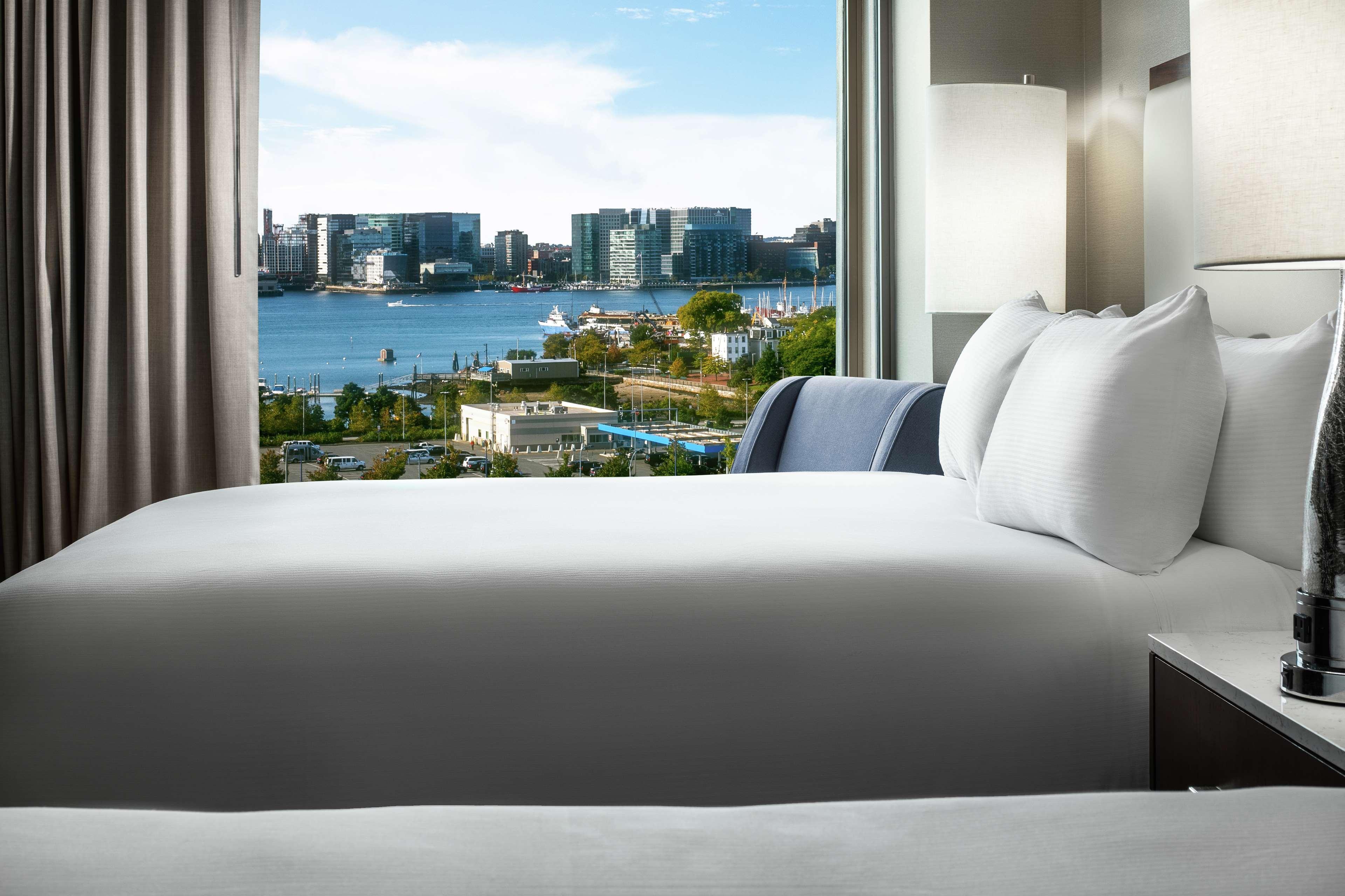 Hilton Logan Airport Hotel 4*