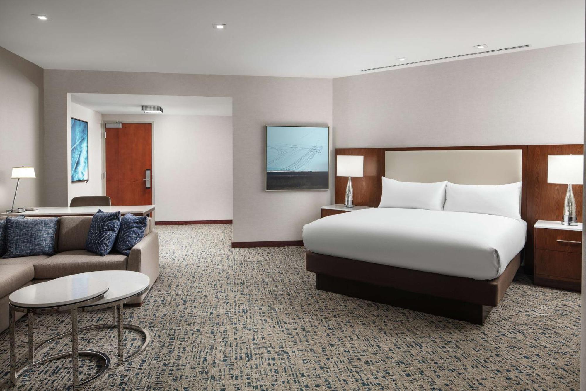 Hotel Hilton Logan Airport 4*