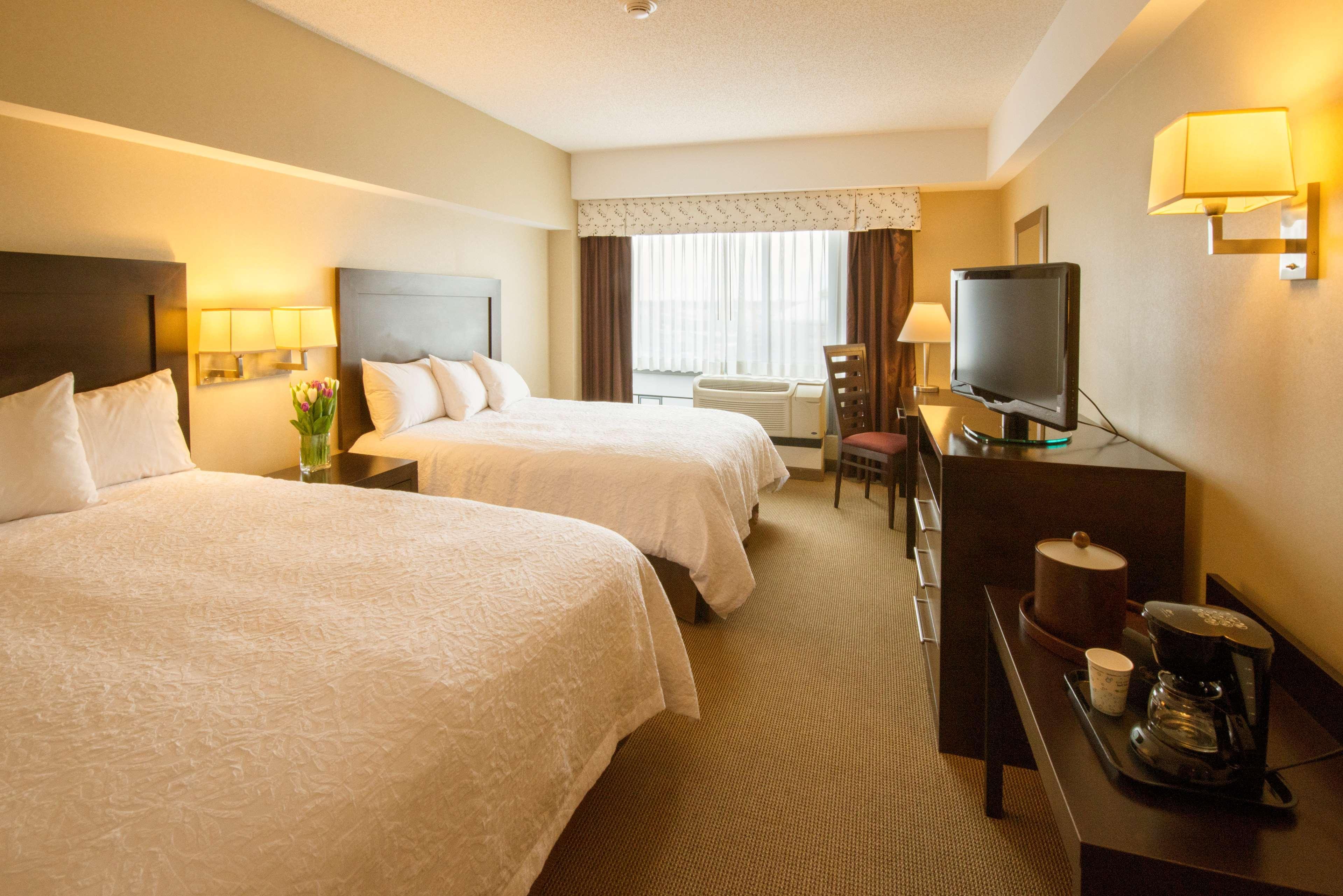Hampton & Crosstown Center Hotel Boston