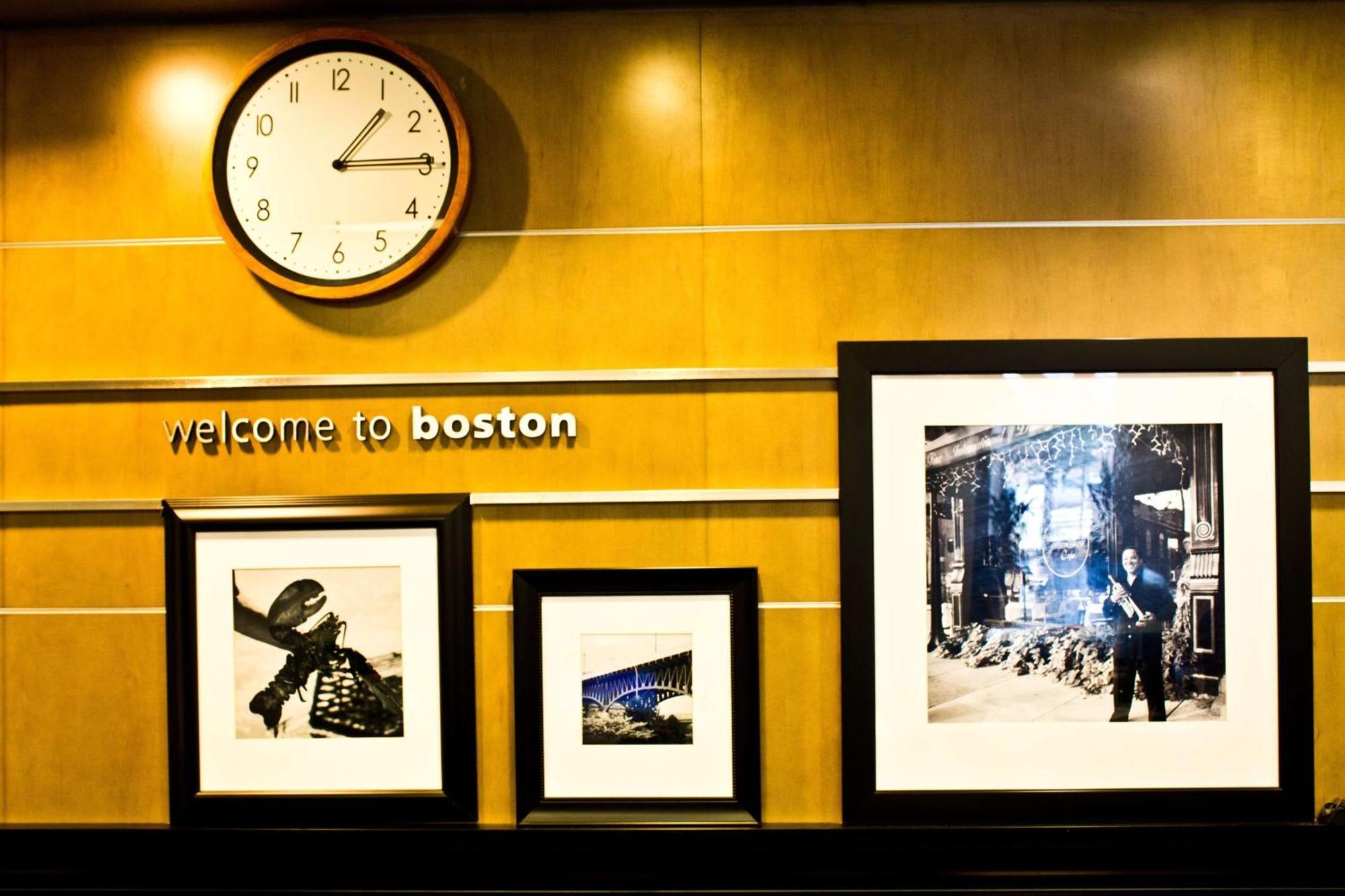 Hampton & Crosstown Center Hotel 3*