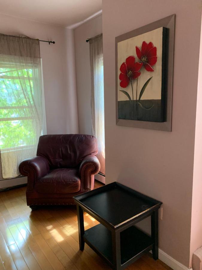 Beautiful Victorian House, Homestay Boston