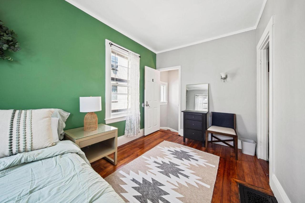 Apartment Cozy Up In 5br Near Charming Oak Square *