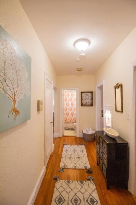 Sunny & Bright 1Br, Longwood Medical Hospitals Boston