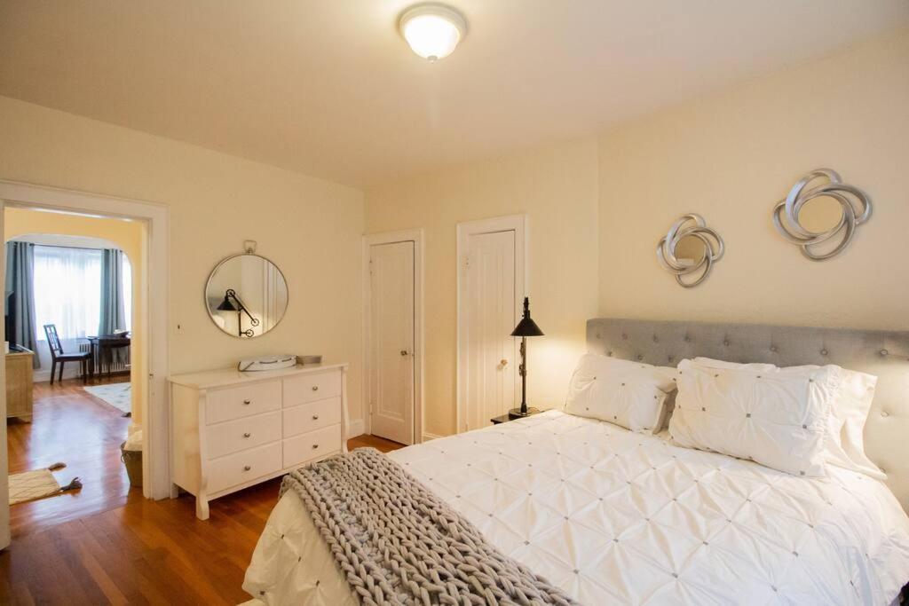 Sunny & Bright 1Br, Longwood Medical Hospitals Boston