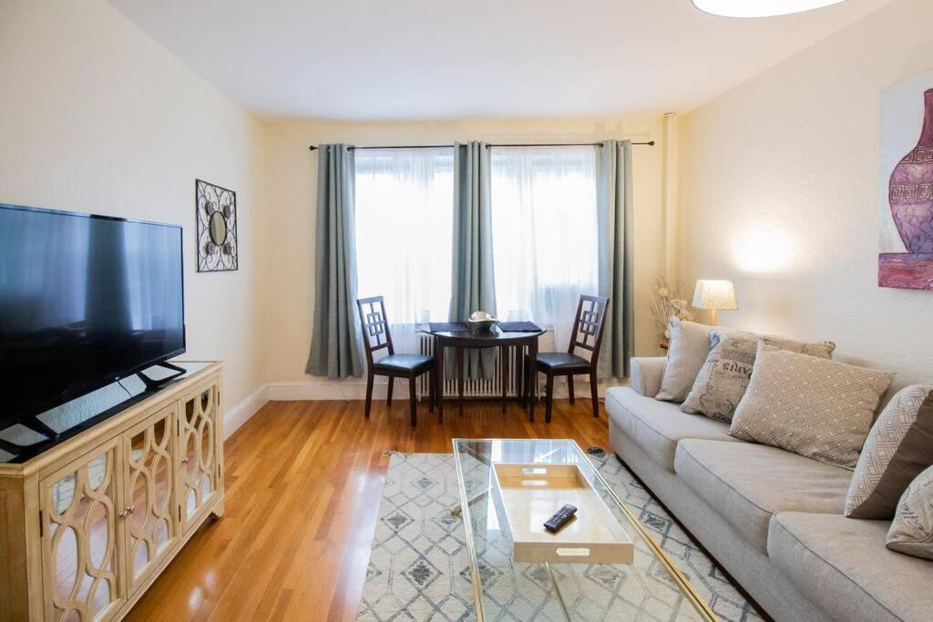 Sunny & Bright 1Br, Longwood Medical Hospitals Apartment Boston