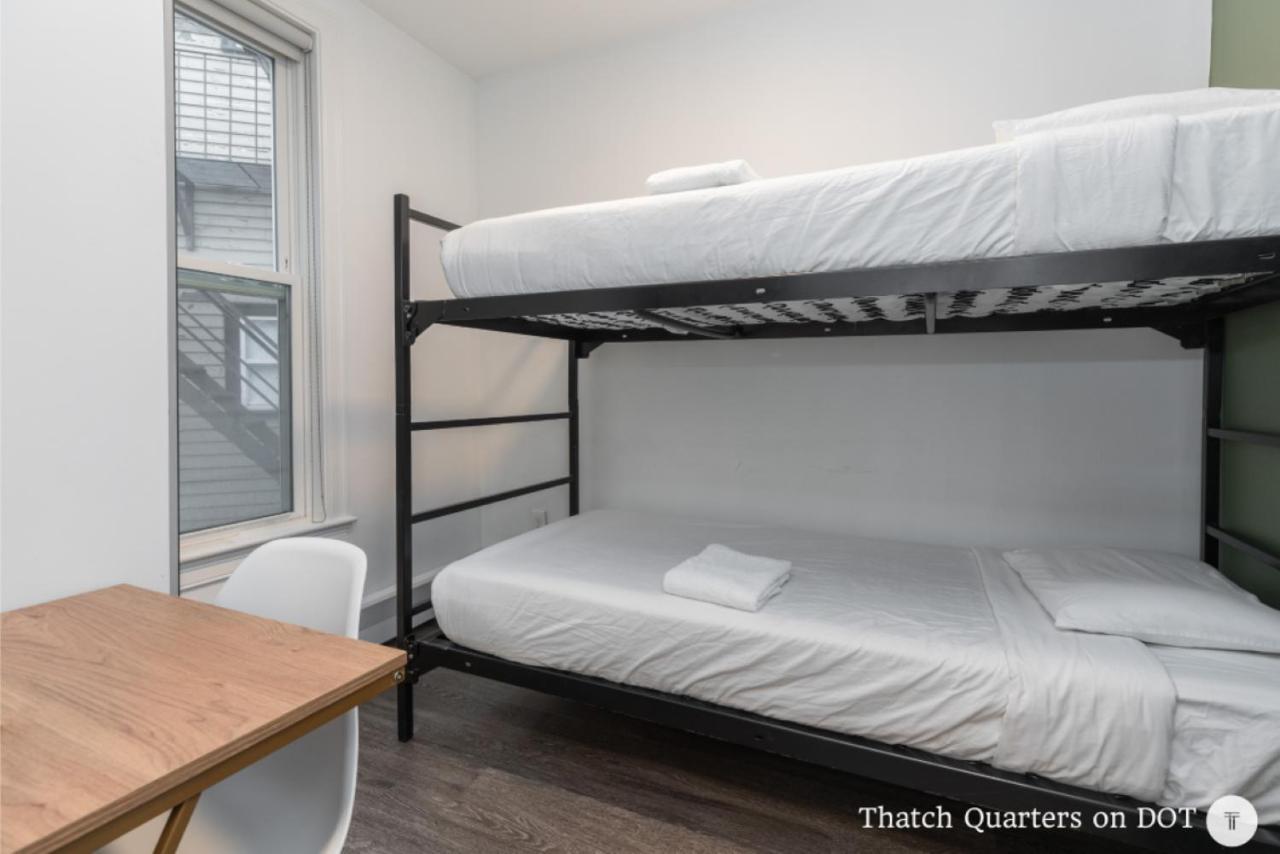 Apartment Quarters On Dot By Thatch