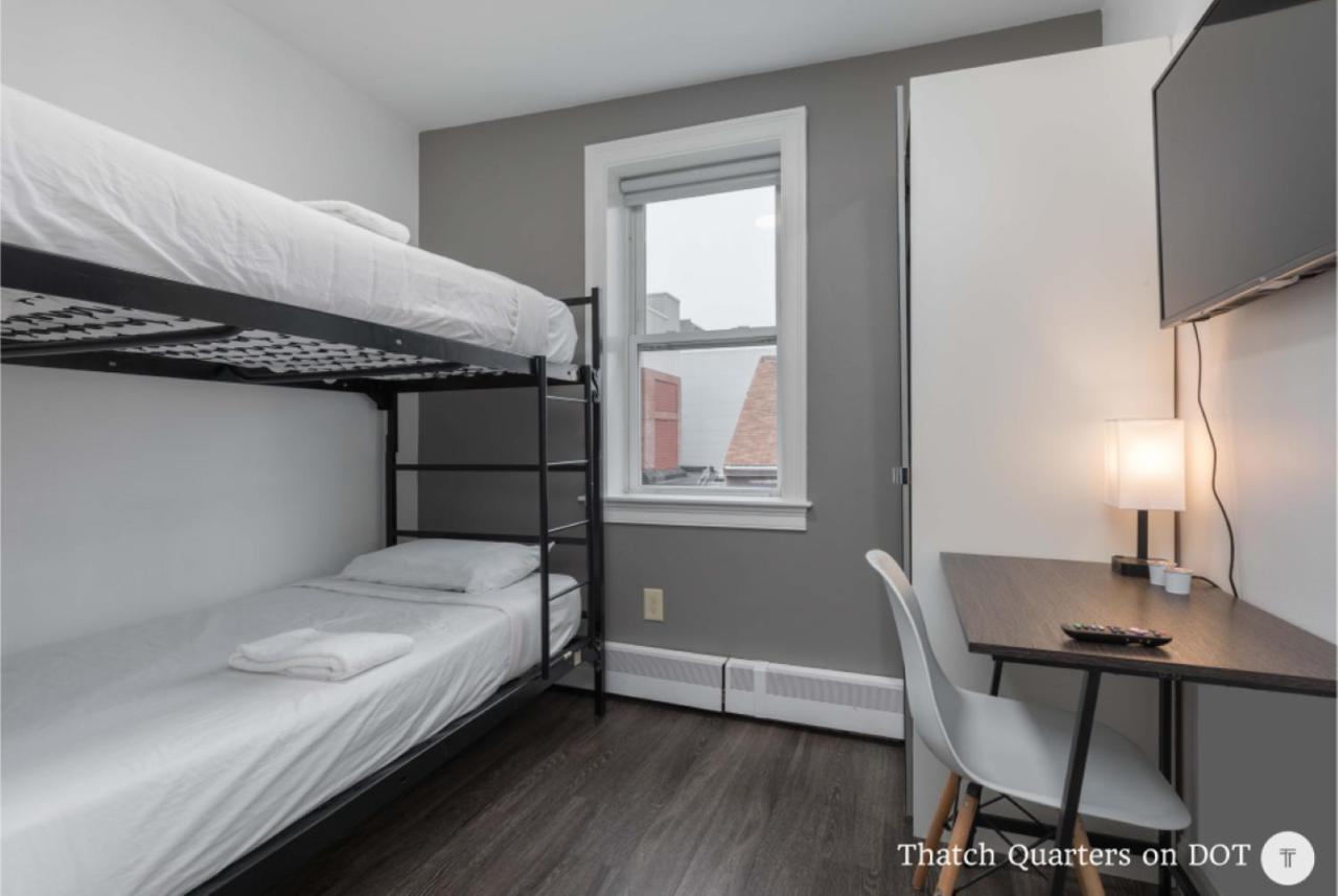 Apartment Quarters On Dot By Thatch *