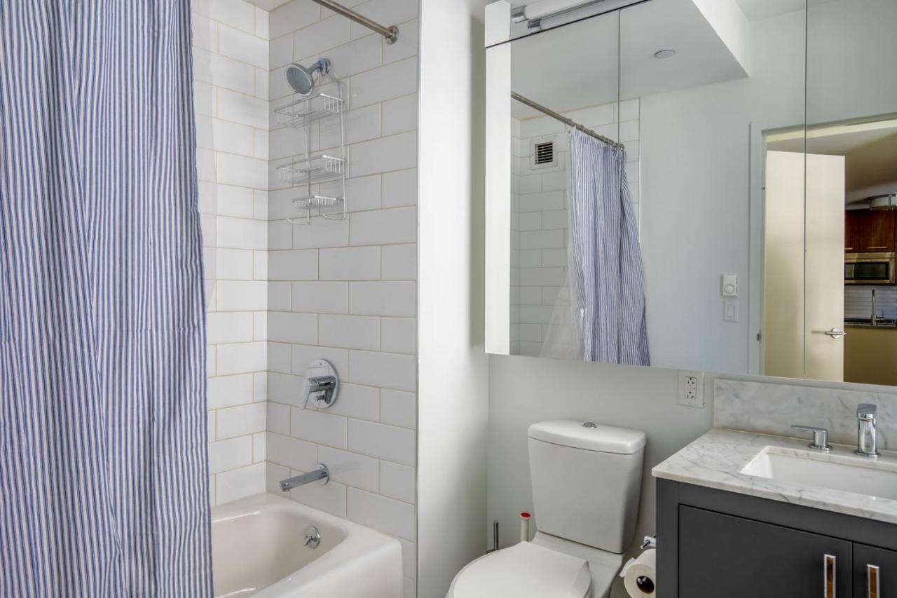 Back Bay 1br W Gym Wd Nr Dining Bos-883