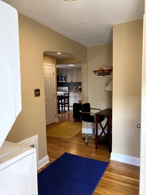 Apartment Cozy Getaway Apartment! Free Parking