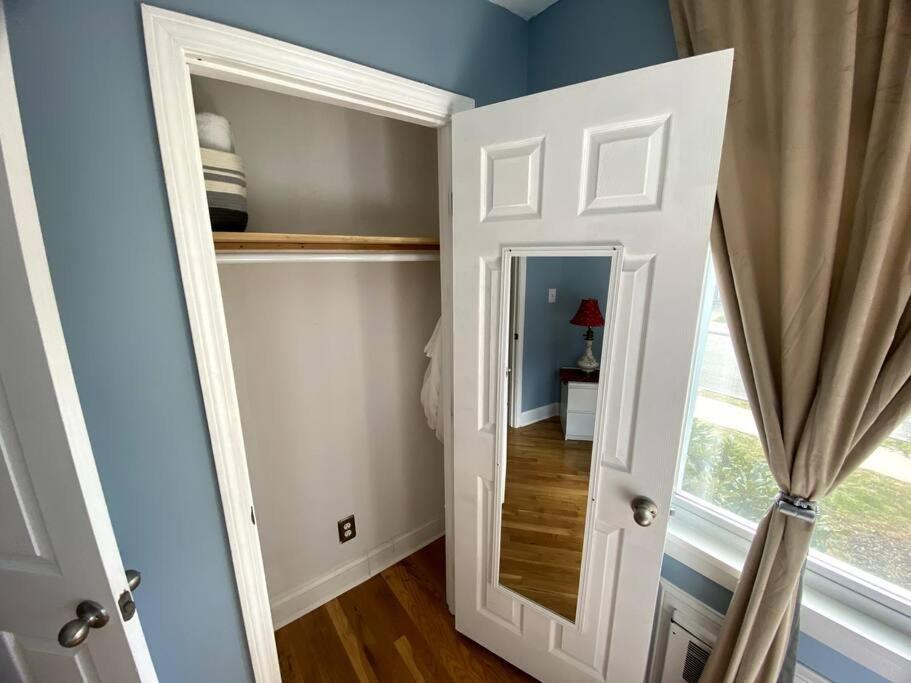 Apartment Cozy Getaway Apartment! Free Parking *