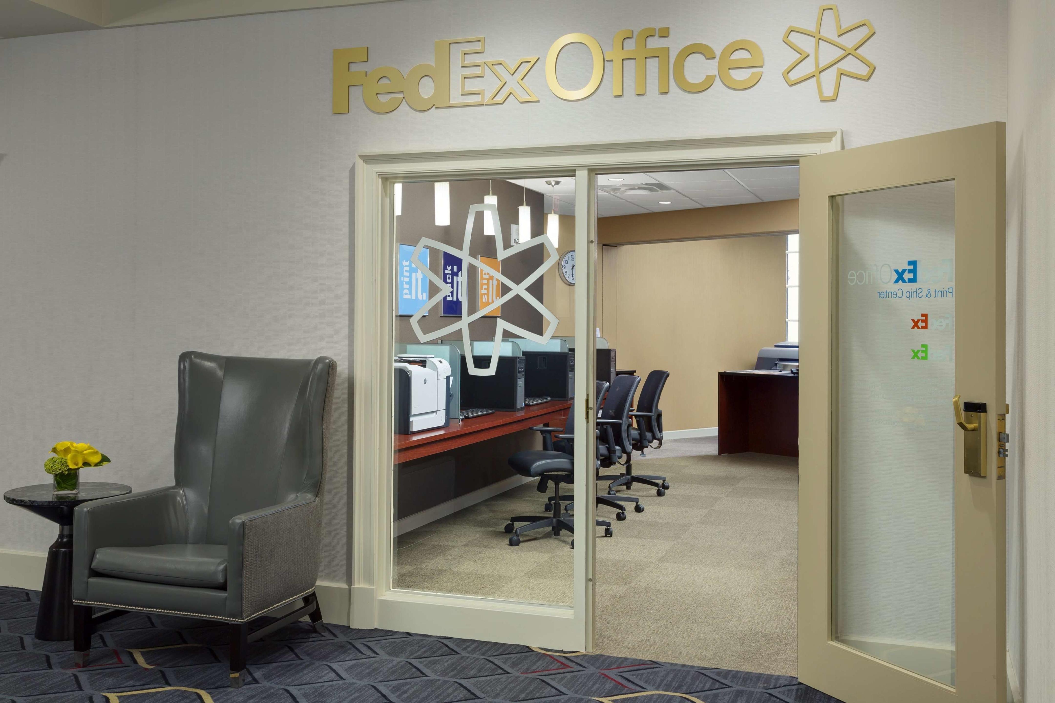 Hotel Hilton Park Plaza 4*