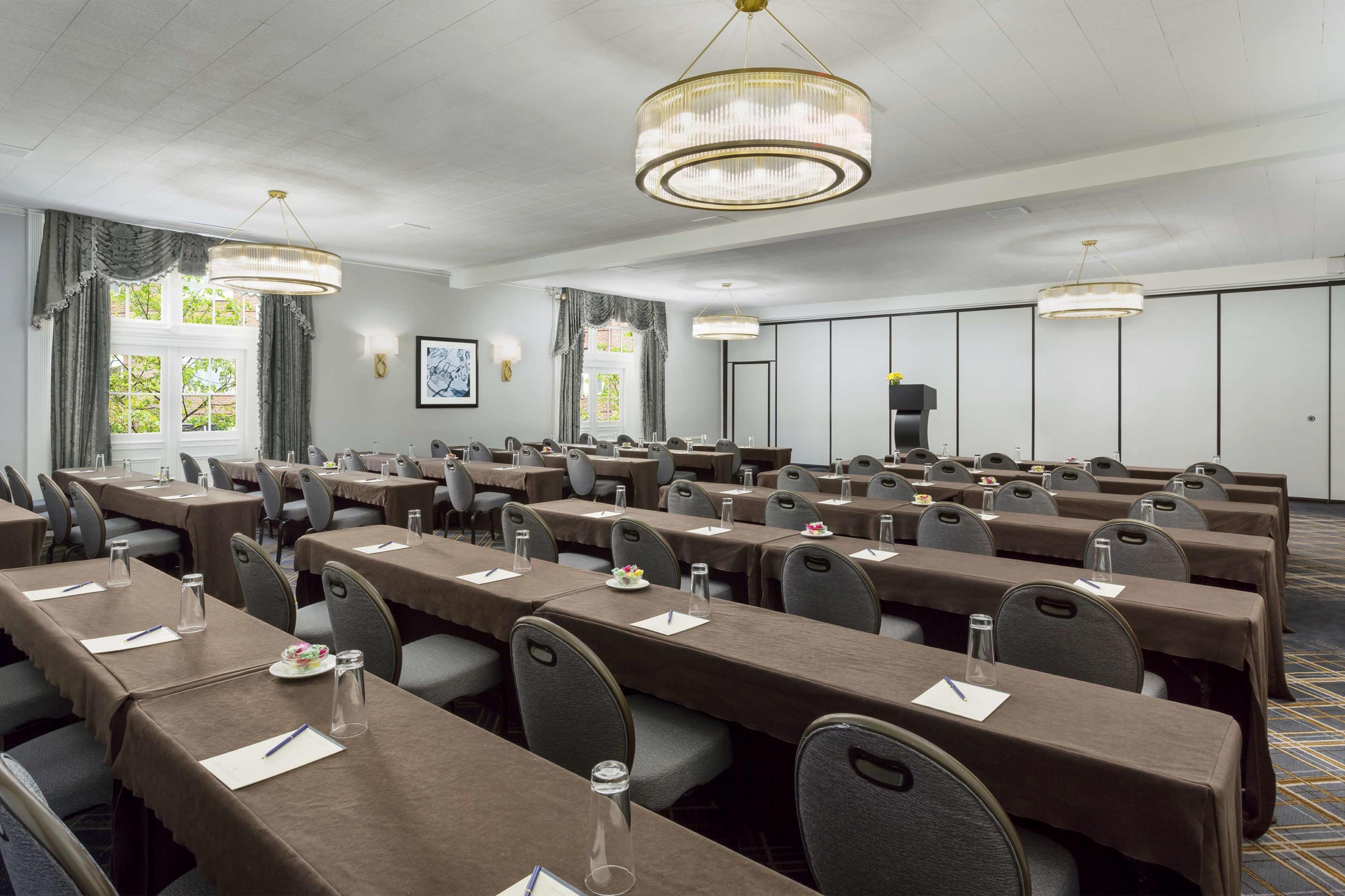 Hilton Park Plaza 4*