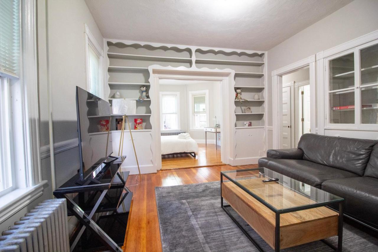 2 Bedroom Close To And Cambridge With Free Parkings Apartment *