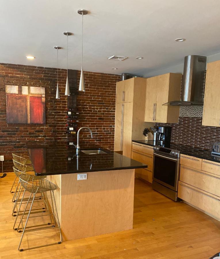 Apartment North End Harbor View Condo. Free Parking *