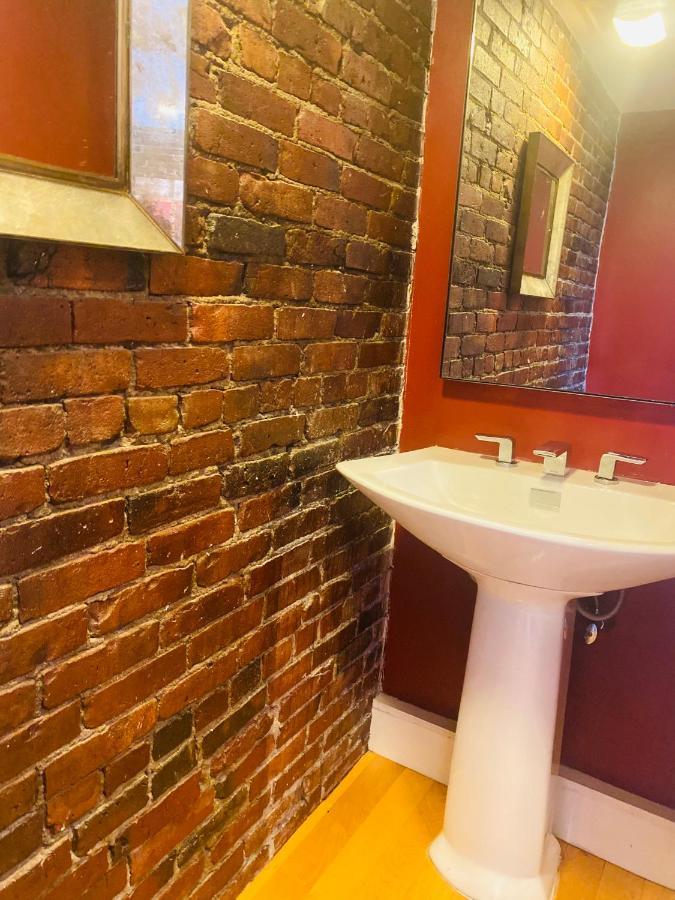 Apartment North End Harbor View Condo. Free Parking