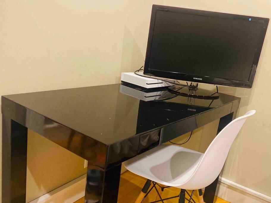 Apartment Harbor Views Modern North End Free Parking! Boston