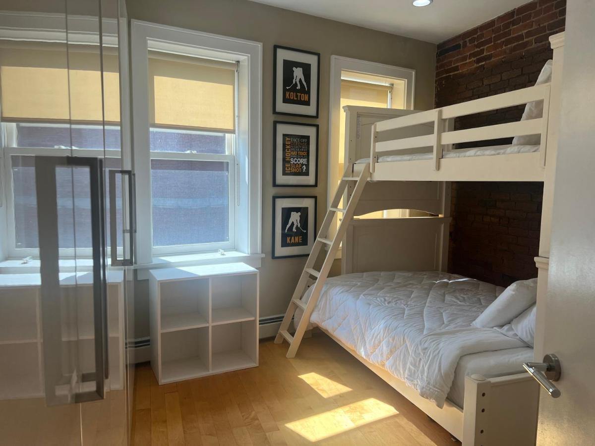 Apartment Harbor Views Modern North End Free Parking! Boston