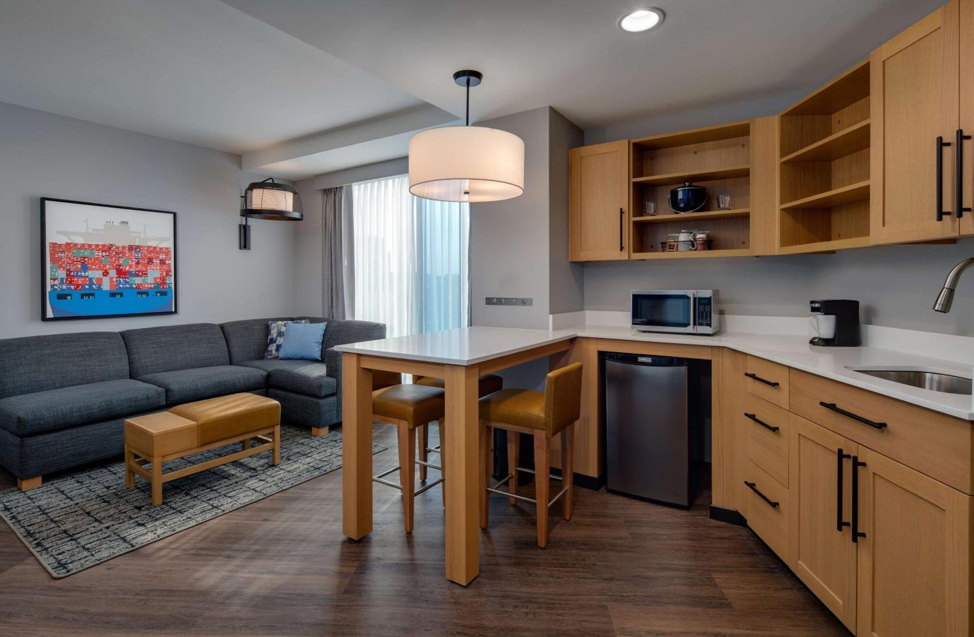 Hyatt Place Boston/seaport District 3* Boston