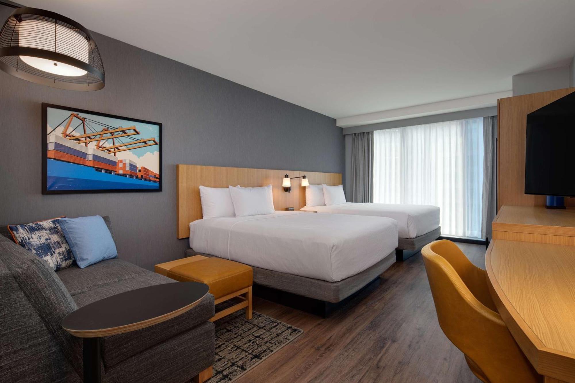 Hyatt Place Boston/seaport District 3*