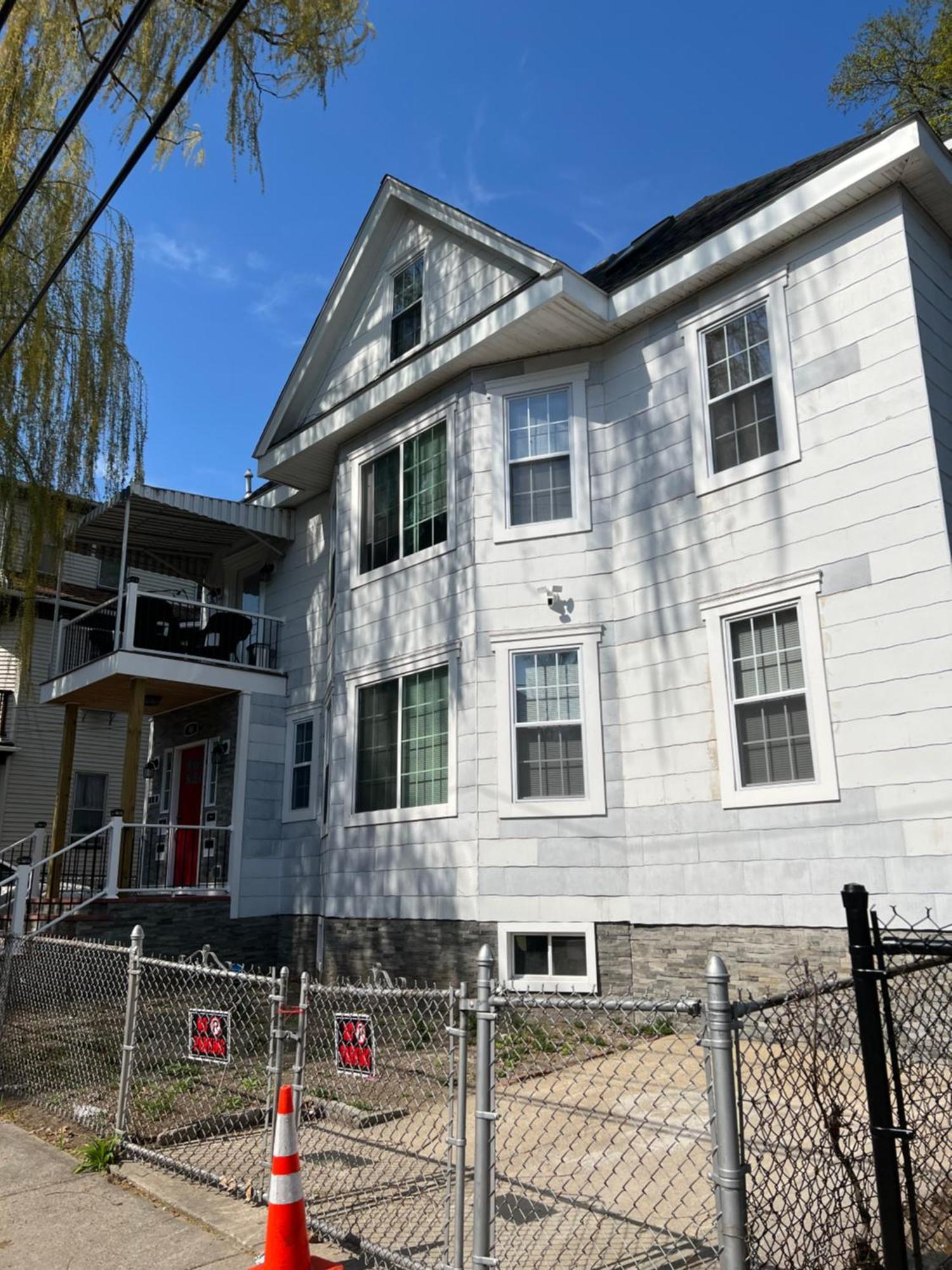 Large Open Concept In Zoo Franklin Park Near