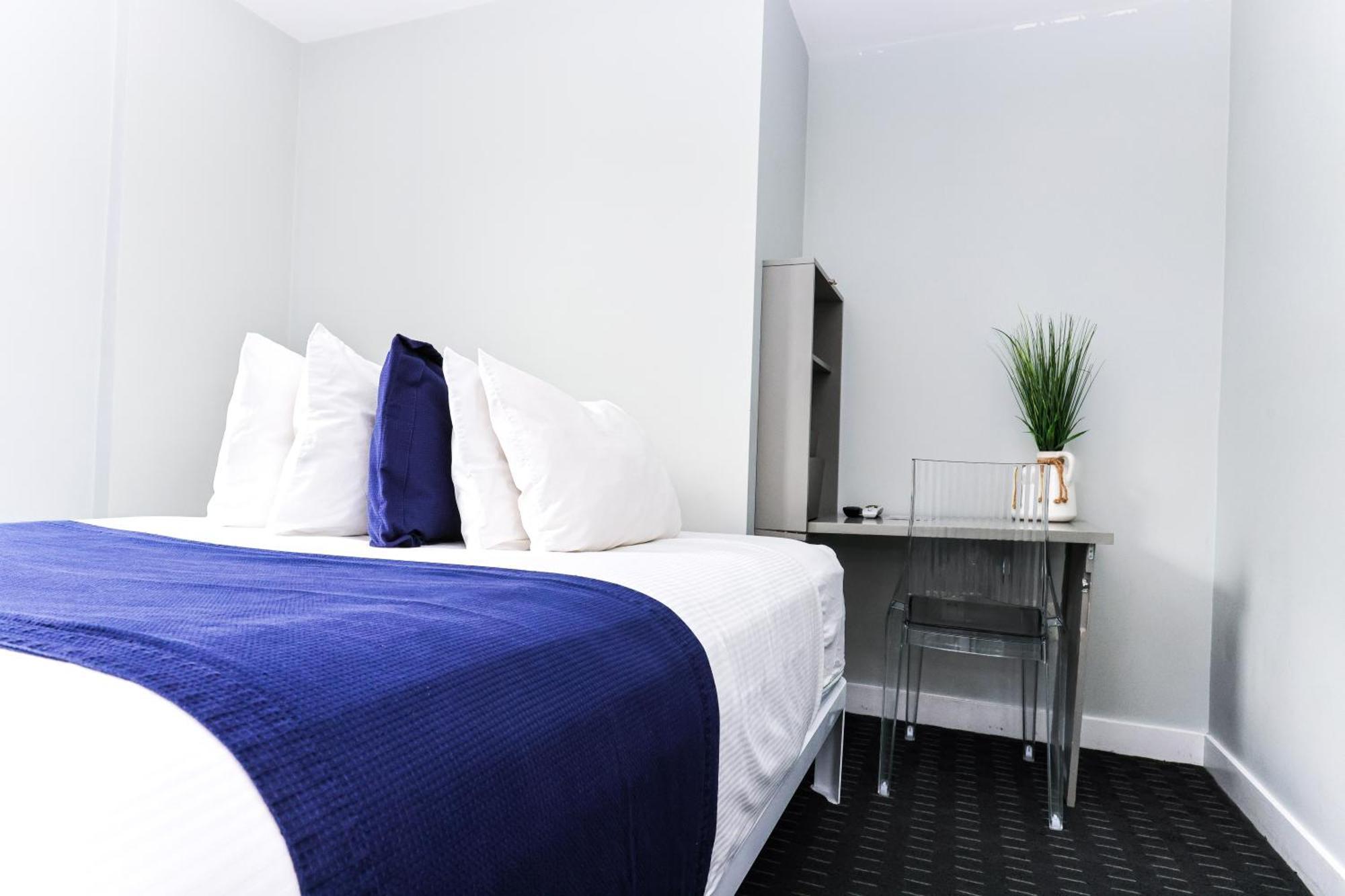 Cozy Newbury Street Studio, #5 Apartment