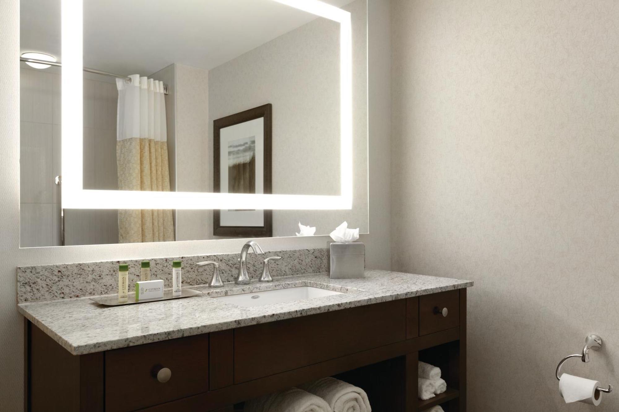 Hotel Doubletree By Hilton Bayside 3*