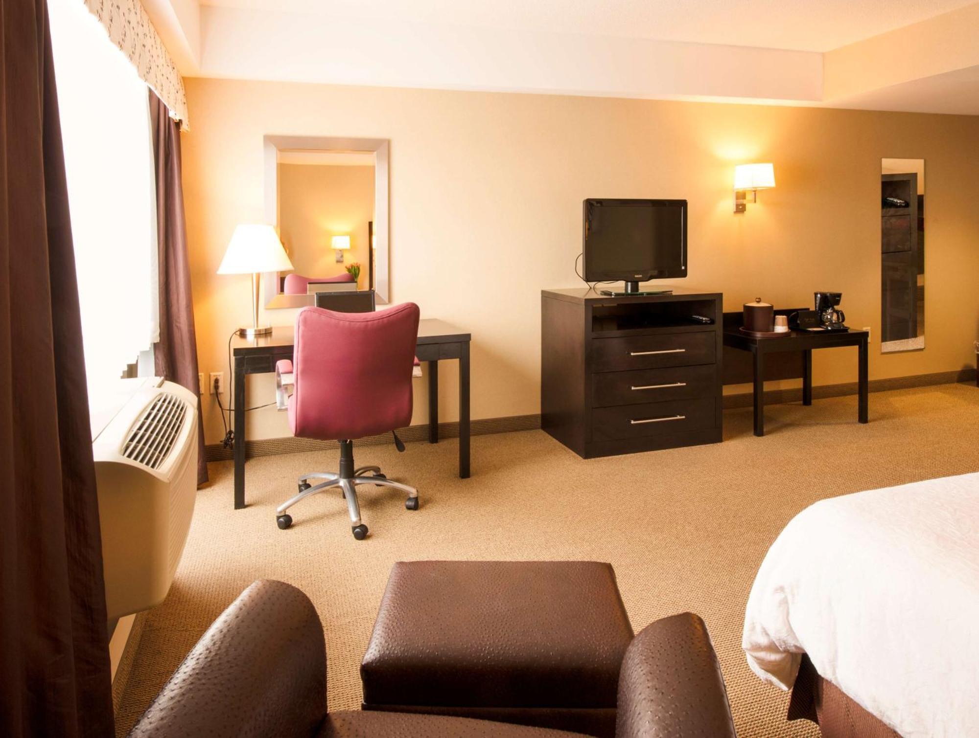 Hampton & Crosstown Center 3* Boston