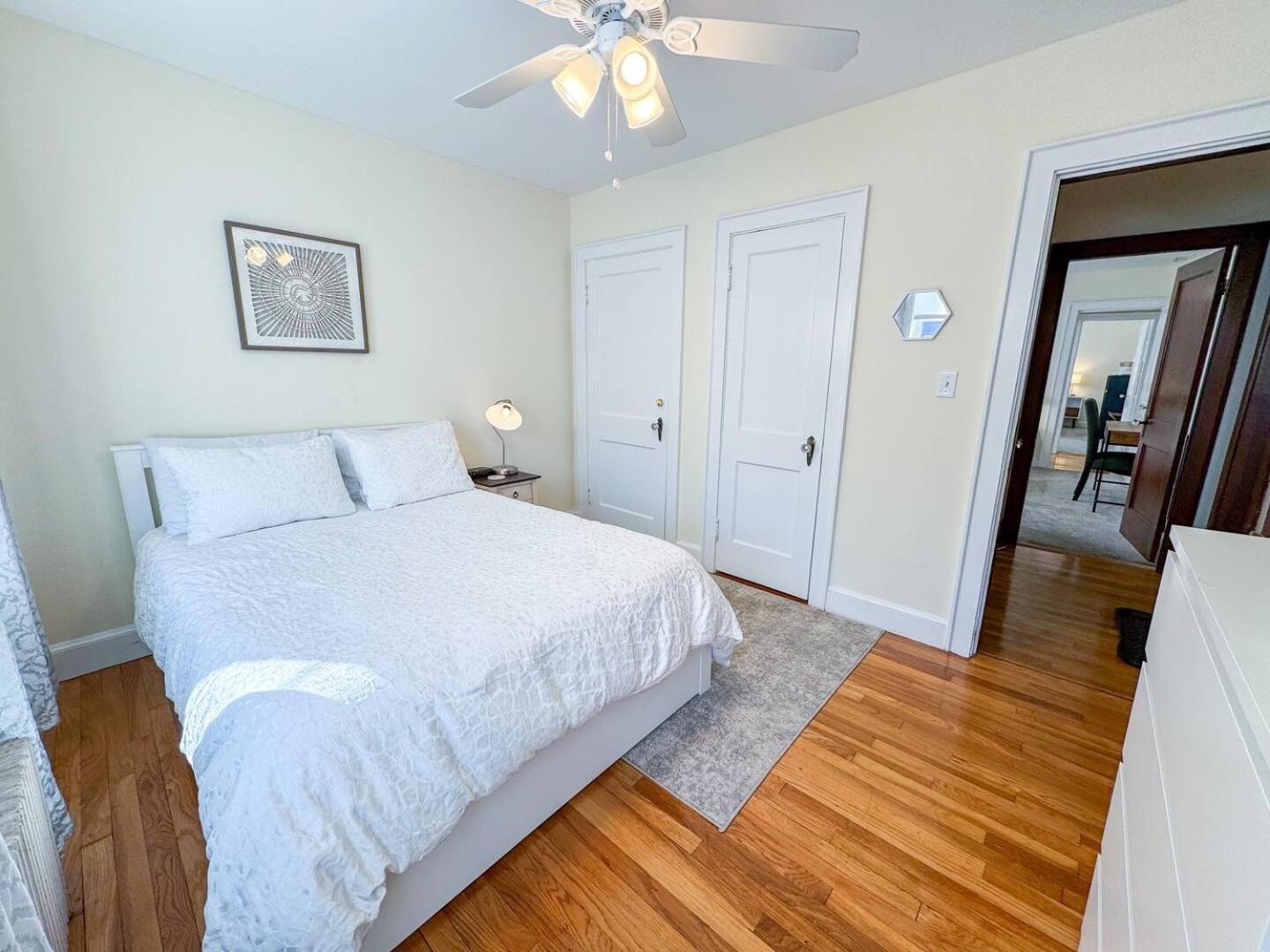 Spacious 3 Bed, In Unit Laundry, Free Prkng Boston