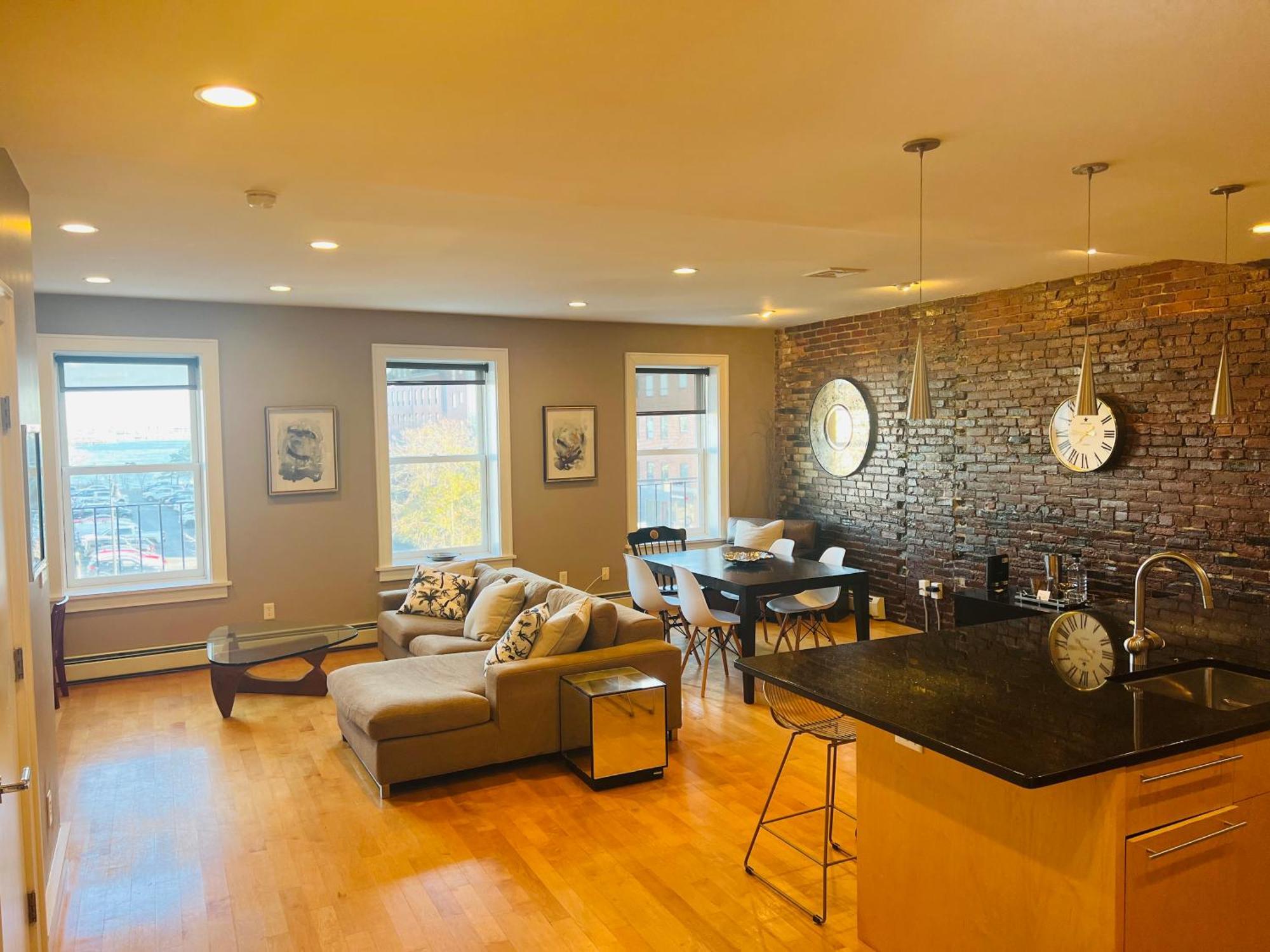 North End Harbor View Condo. Free Parking Boston