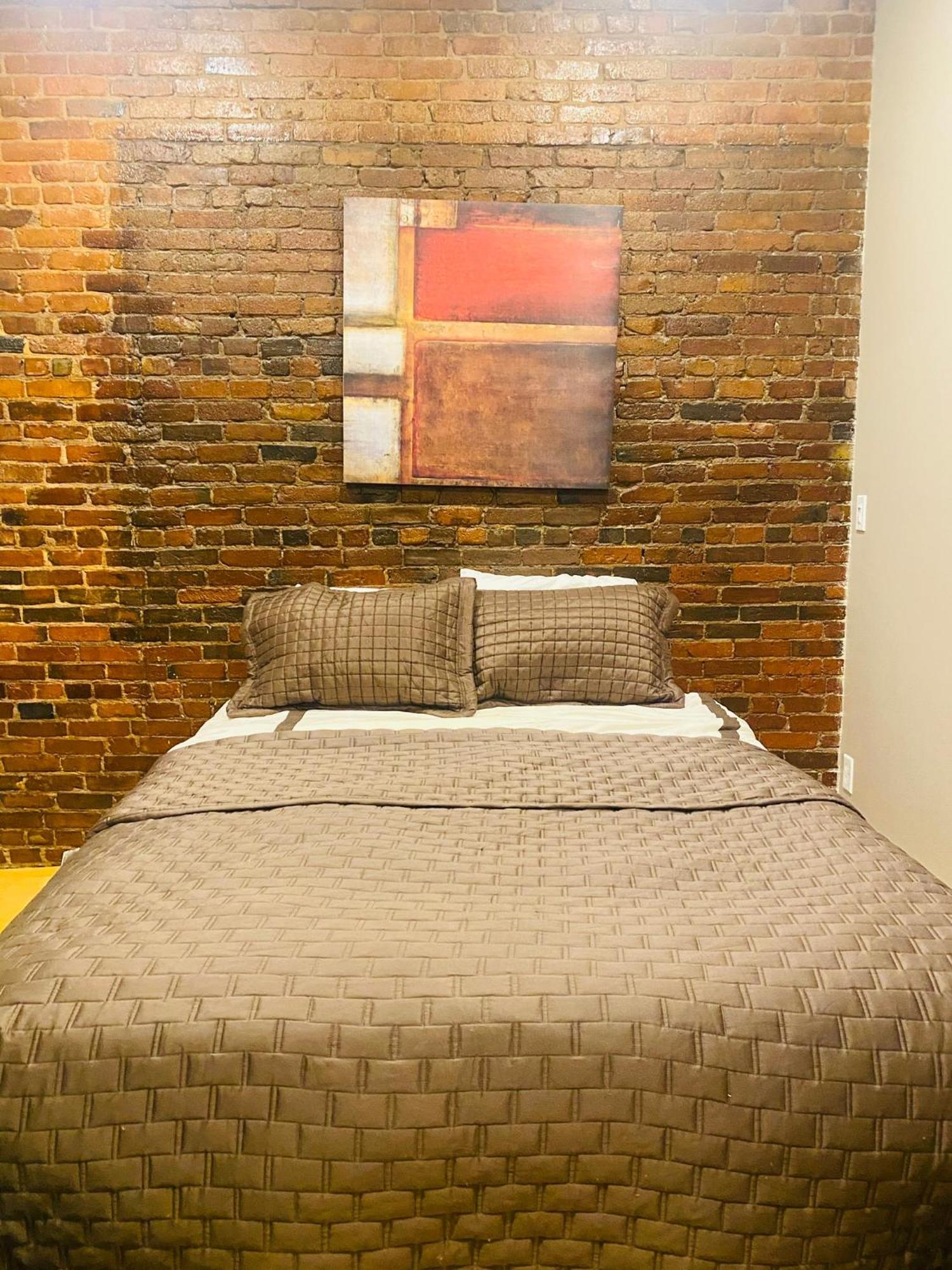 Apartment North End Harbor View Condo. Free Parking *