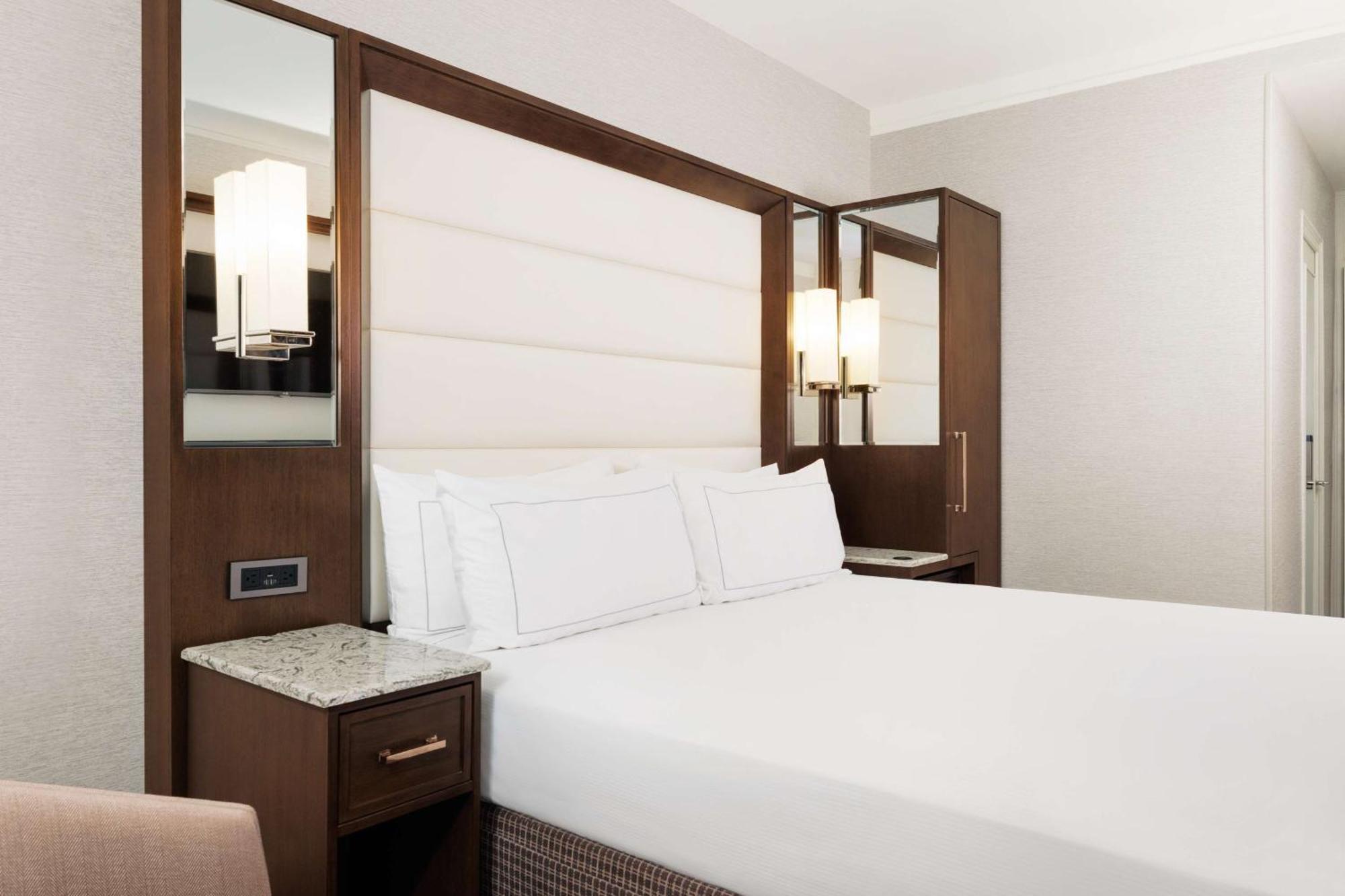 Hilton Park Plaza Hotel 4*