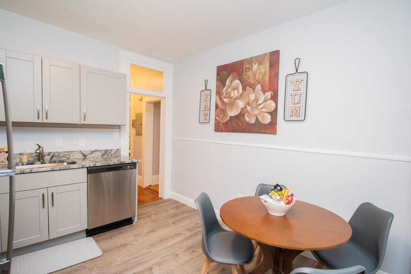 Renovated 1br, Washington Sq, Longwood, Lin Apartment Brookline