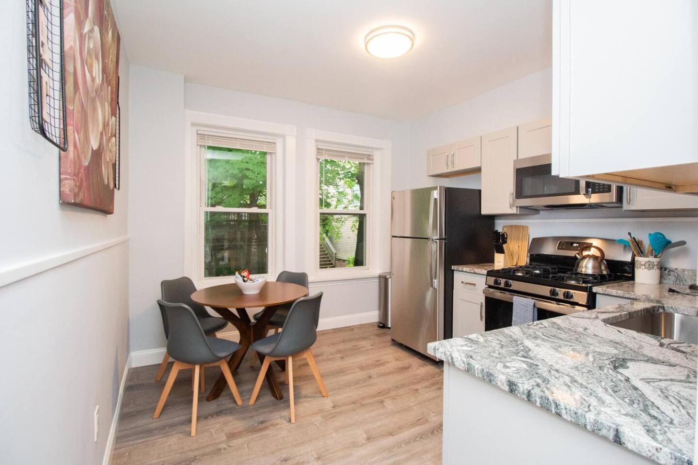 Renovated 1br, Washington Sq, Longwood, Lin