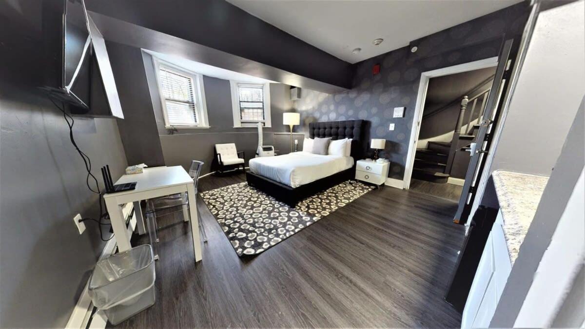 Apartment Lower Level In Hip Bay Village Boston