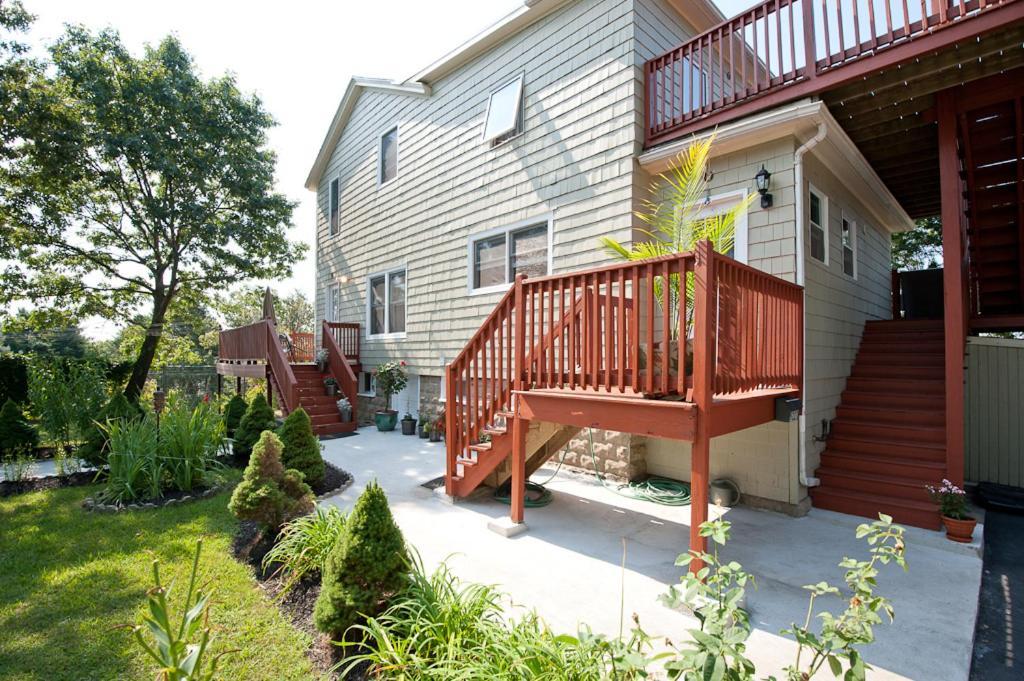 Modern Beautiful Apartment-5 Beds-full Kitchen-parking-super Clean-great For Groups *