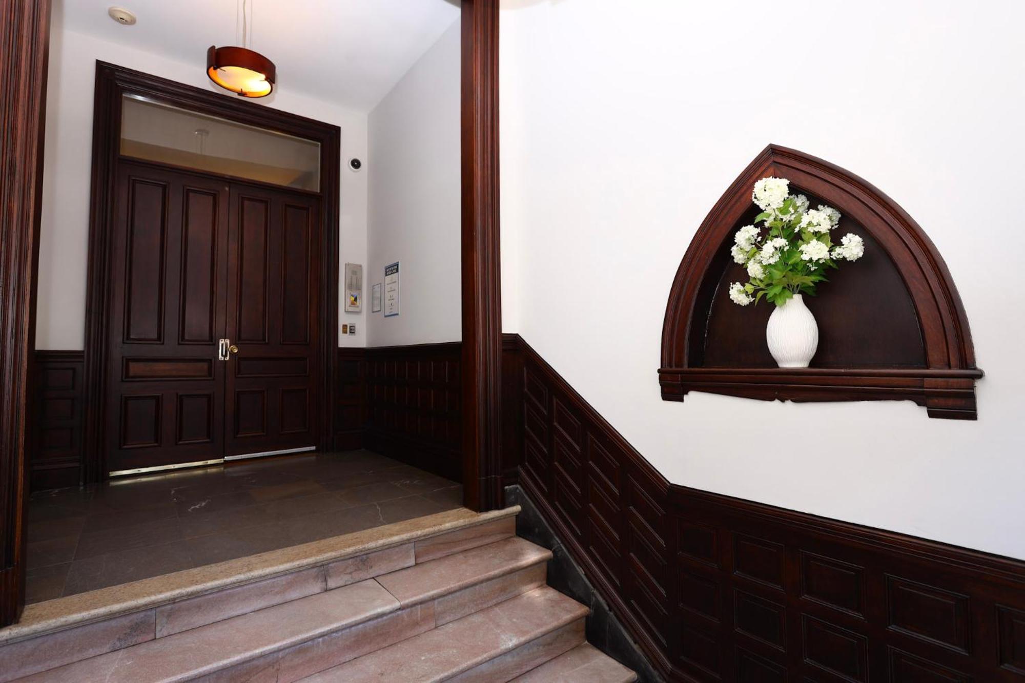 Stylish Newbury Street Studio, #4 Apartment Boston