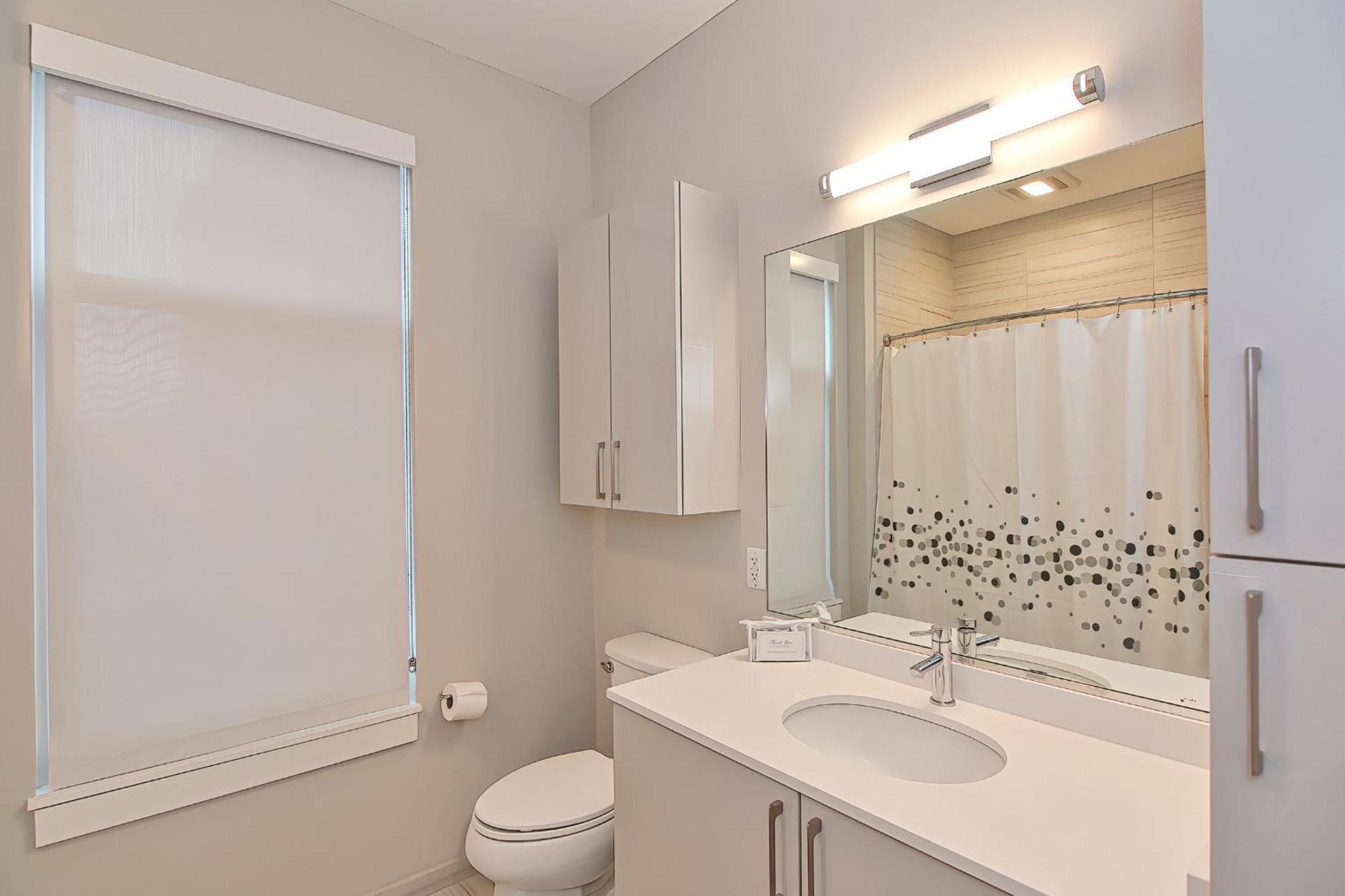 Global Luxury East *