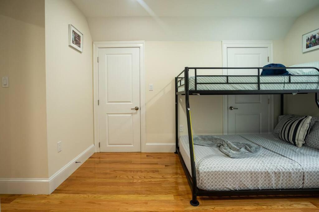 Apartment 80-3 3br - Charming Near Harvard Square Boston