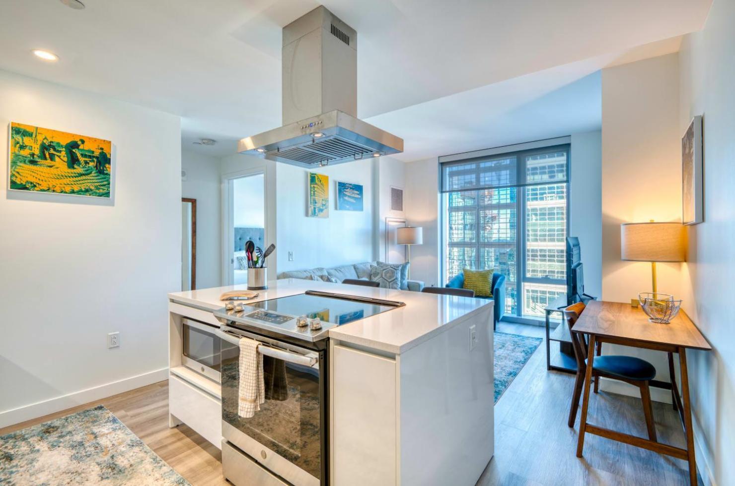 Luxury With Views - Hub-2310 Boston