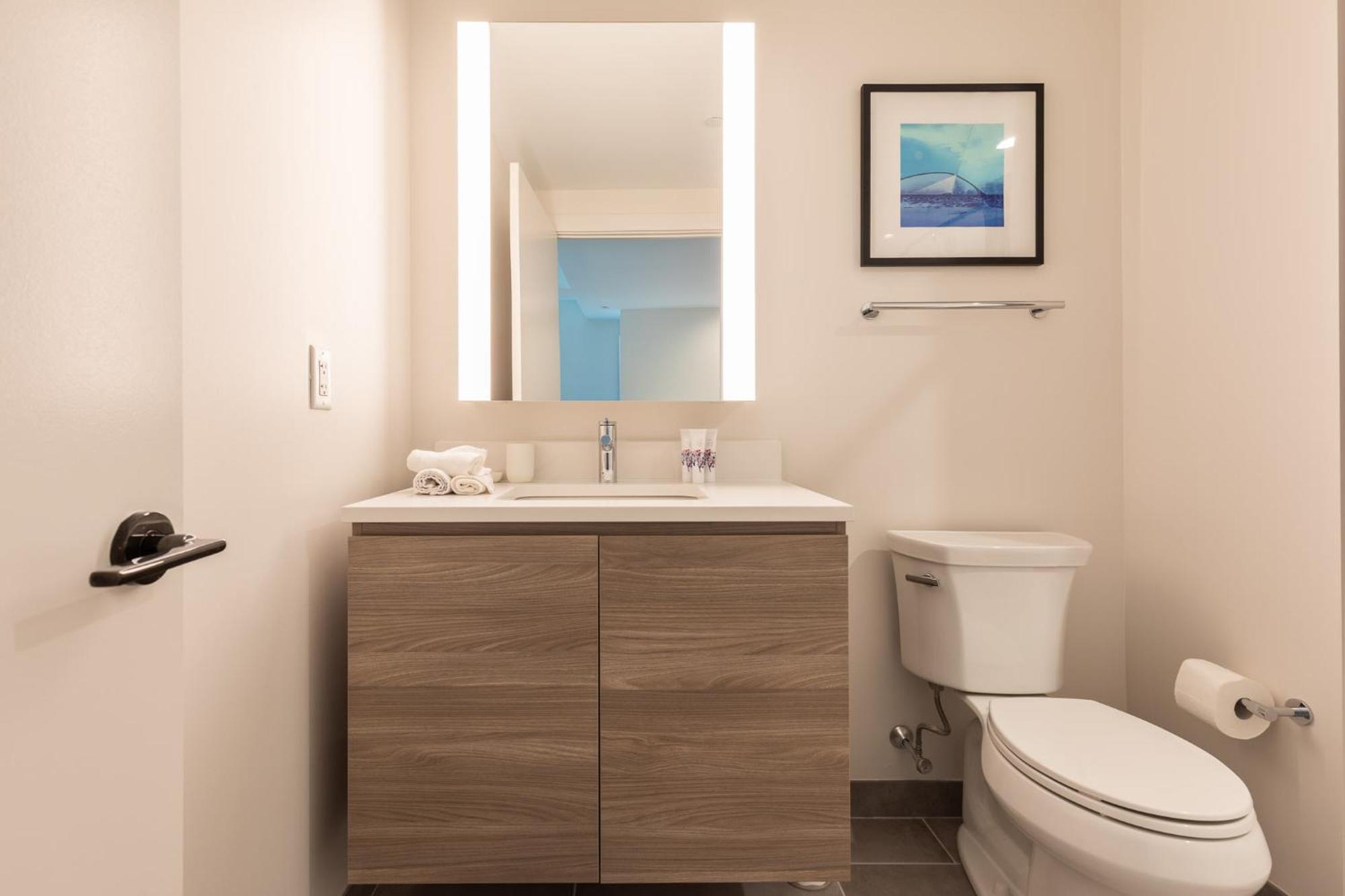 Luxury With Kitchen And Pool Apartment *