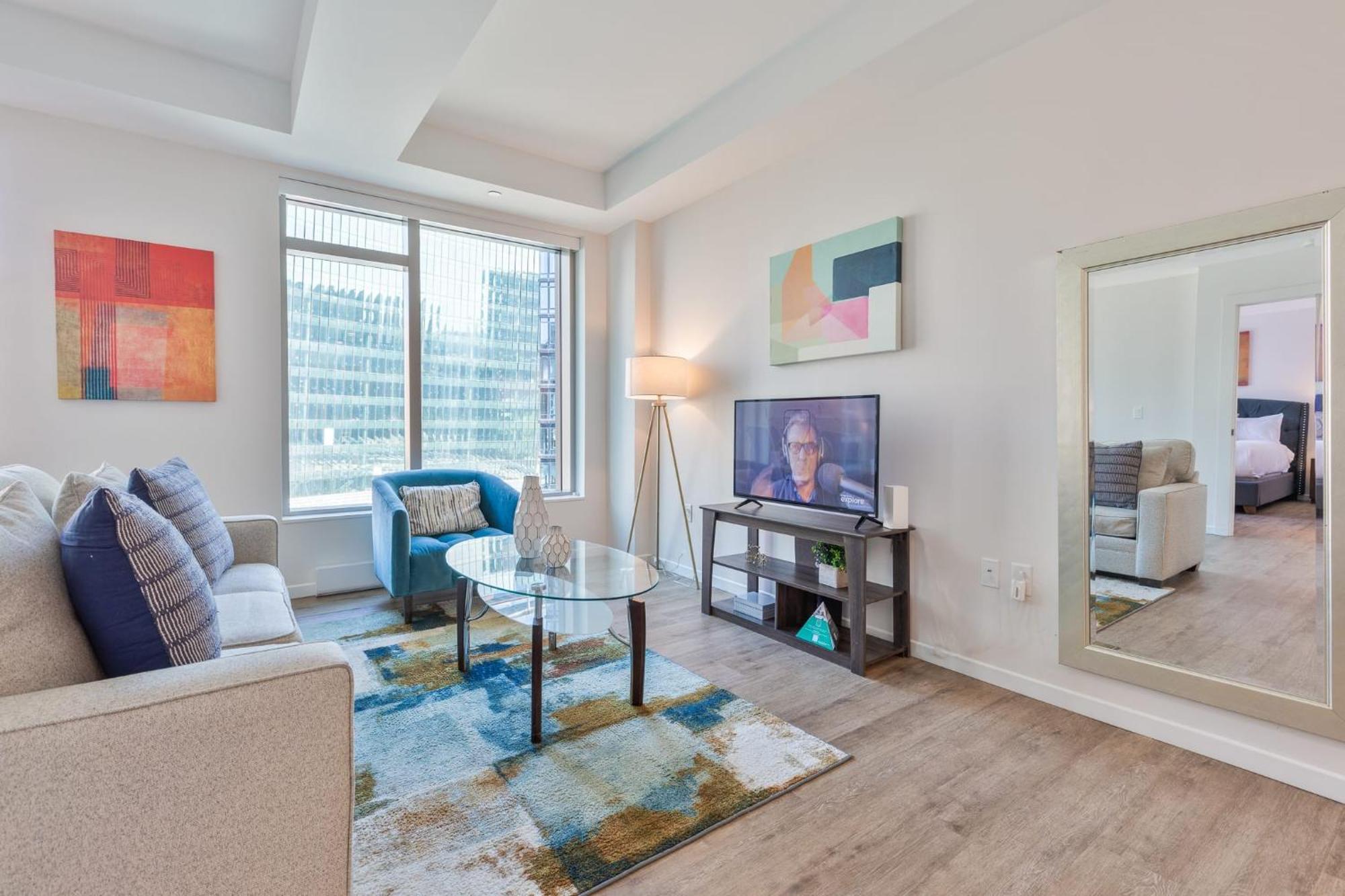 Luxury With Kitchen And Pool Boston