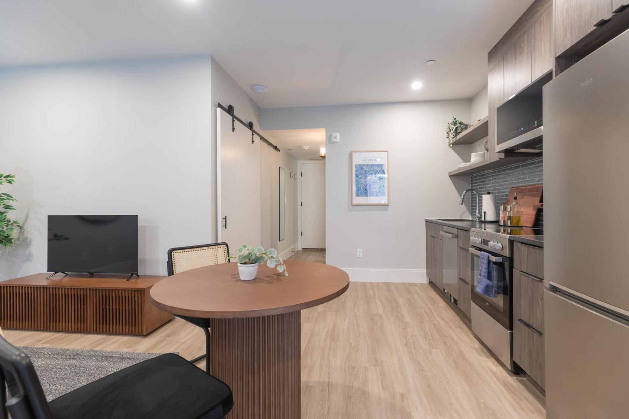 Symphony By Thatch Apartment *