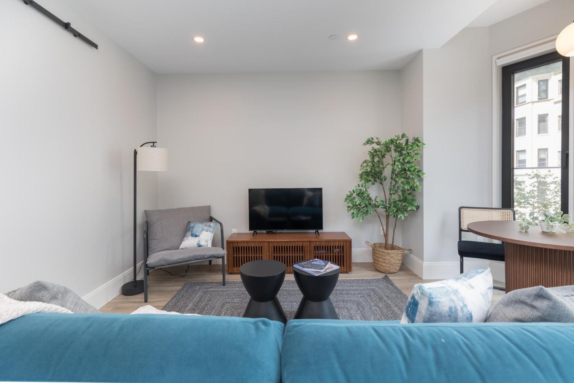 Symphony By Thatch * Boston