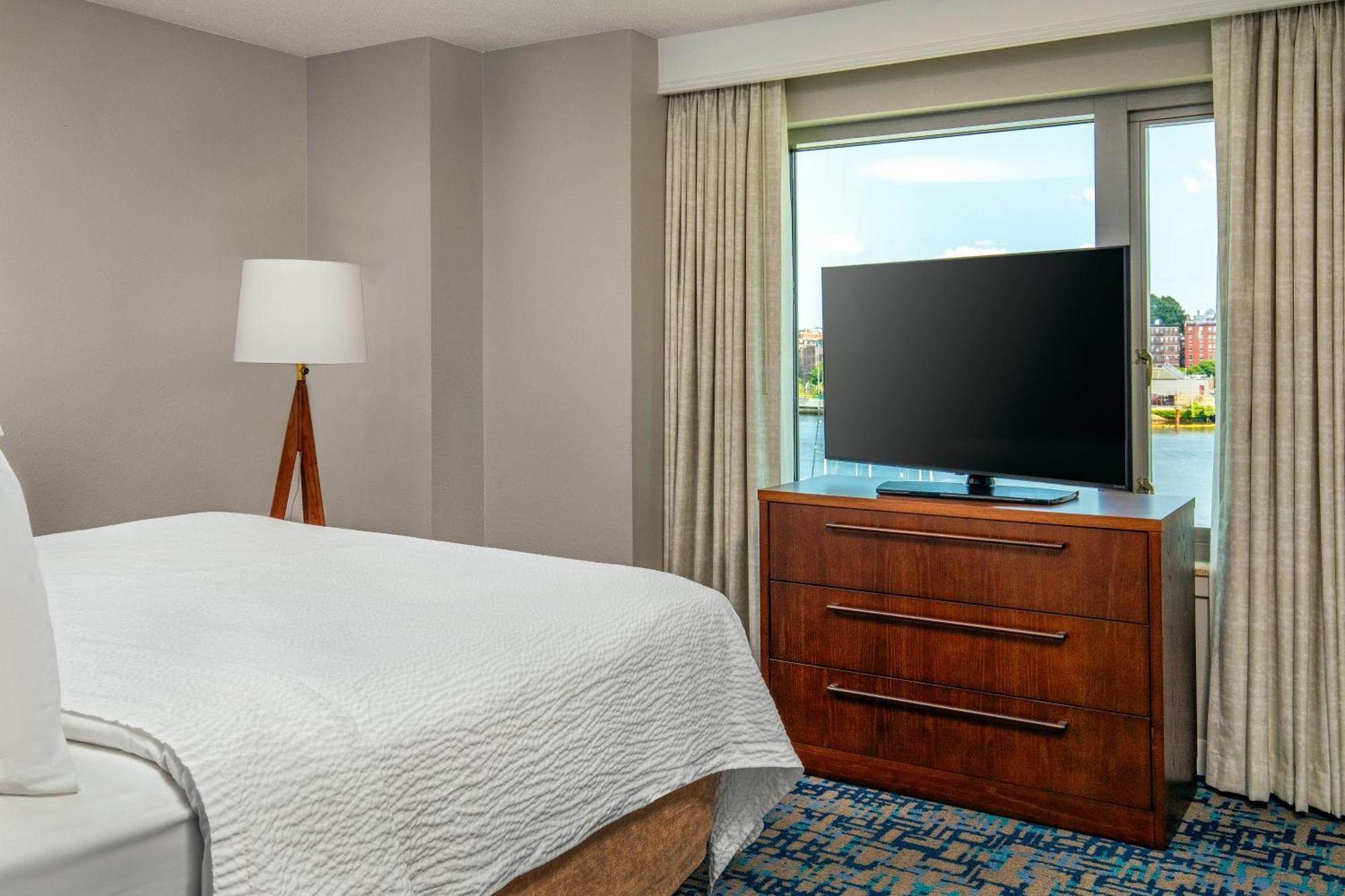 By Marriott Harbor On Tudor Wharf Boston