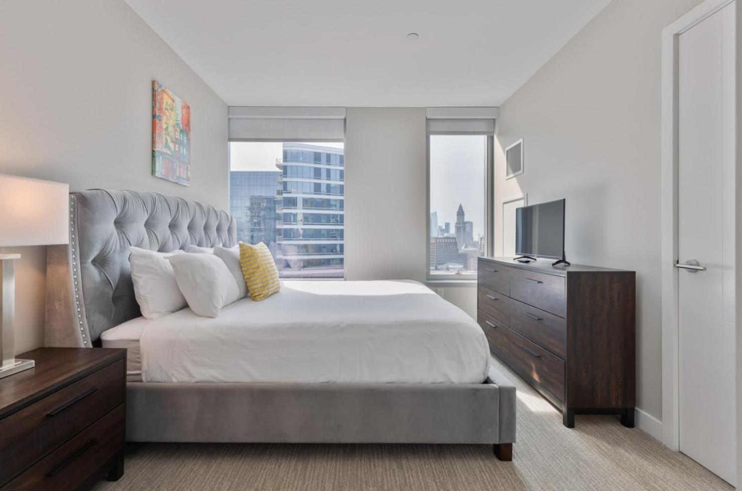 Luxury With Balcony In Seaport Apartment Boston